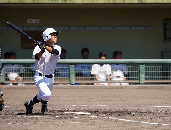 野球をしている写真